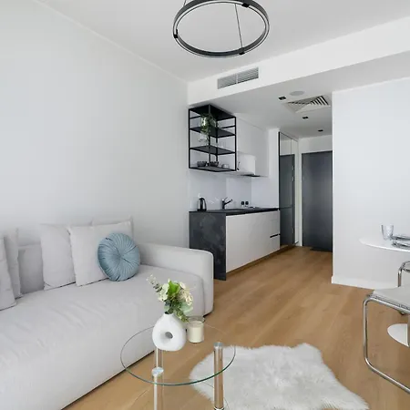 Modern Plac Wolnosci By Renters * Posen